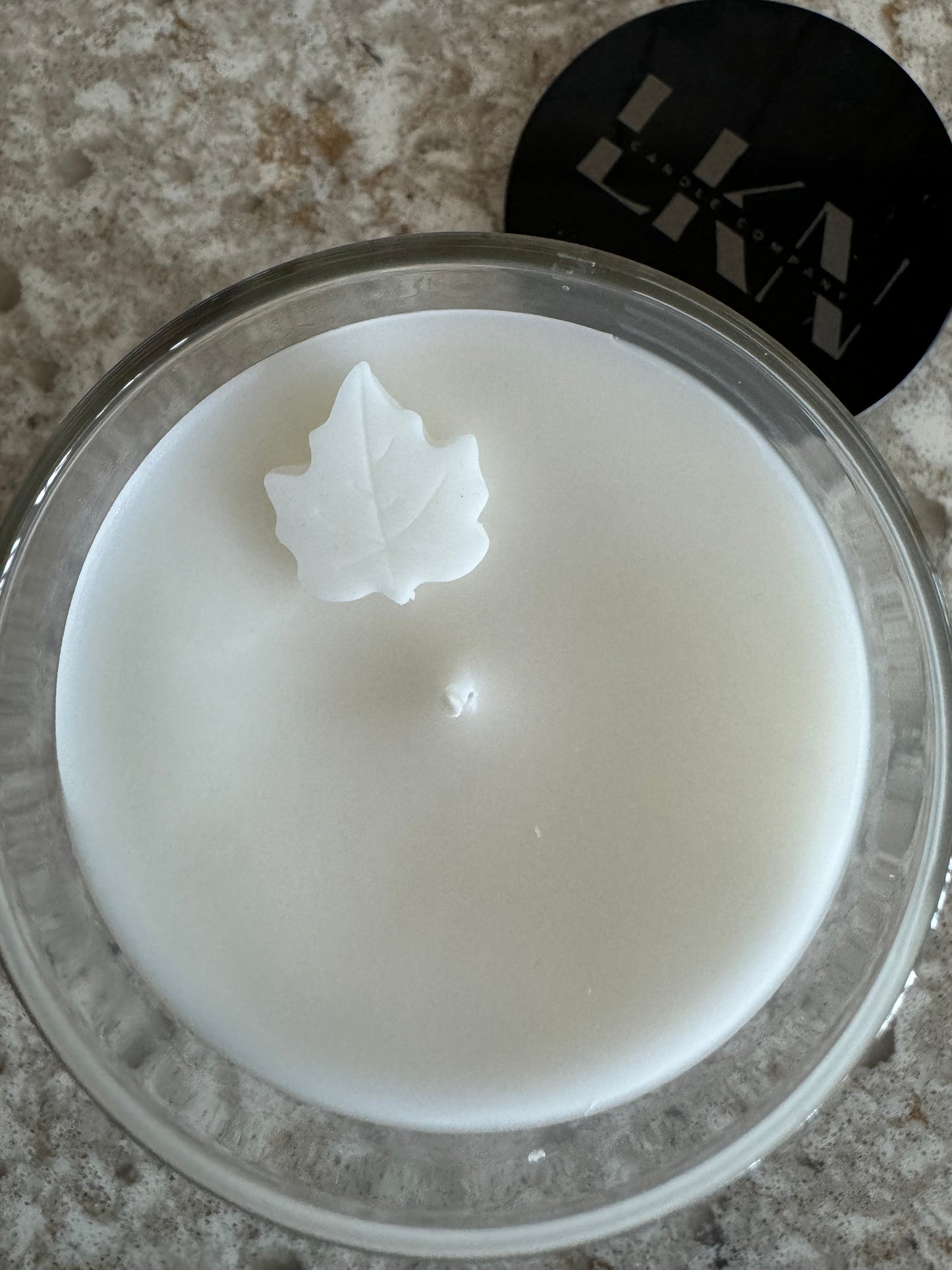Lakeside Leaves 10oz Candle